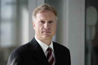 Portrait: Lawyer Dr. Henning W. Wahlers - Loschelder Rechtsanwälte, Cologne