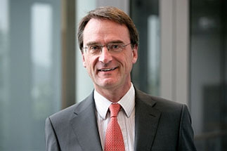 Portrait: Lawyer Dr. Ulrich von Schönfeld - Loschelder Rechtsanwälte, Cologne